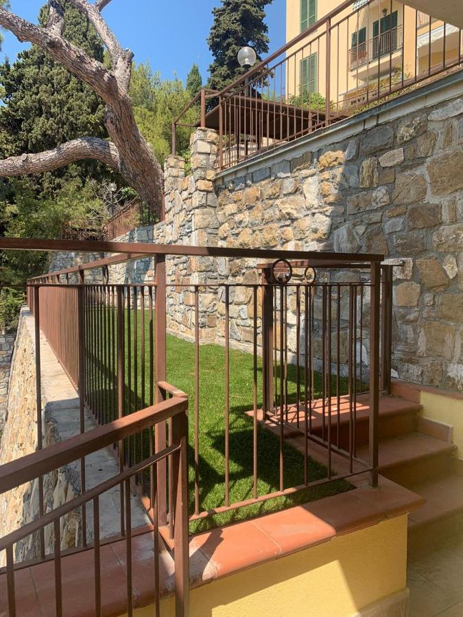 La Terrazza Nel Blu Lägenhet Imperia Exteriör bild